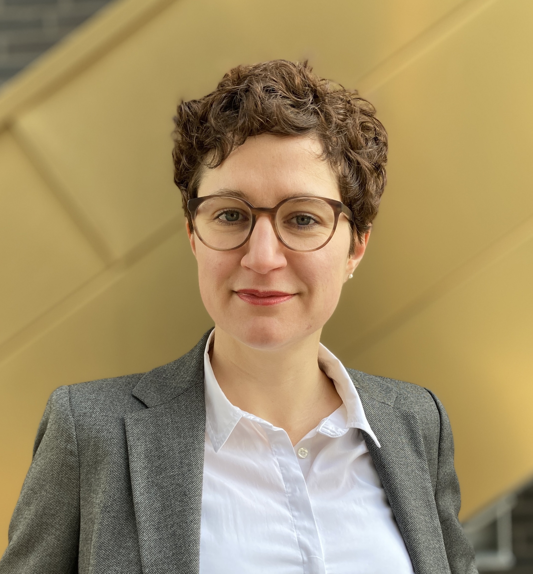 Dr. Laura Herzog