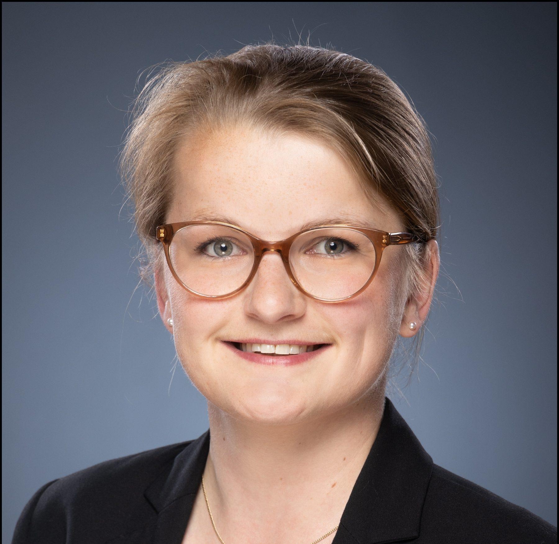 Dr. Louisa von Plettenberg,